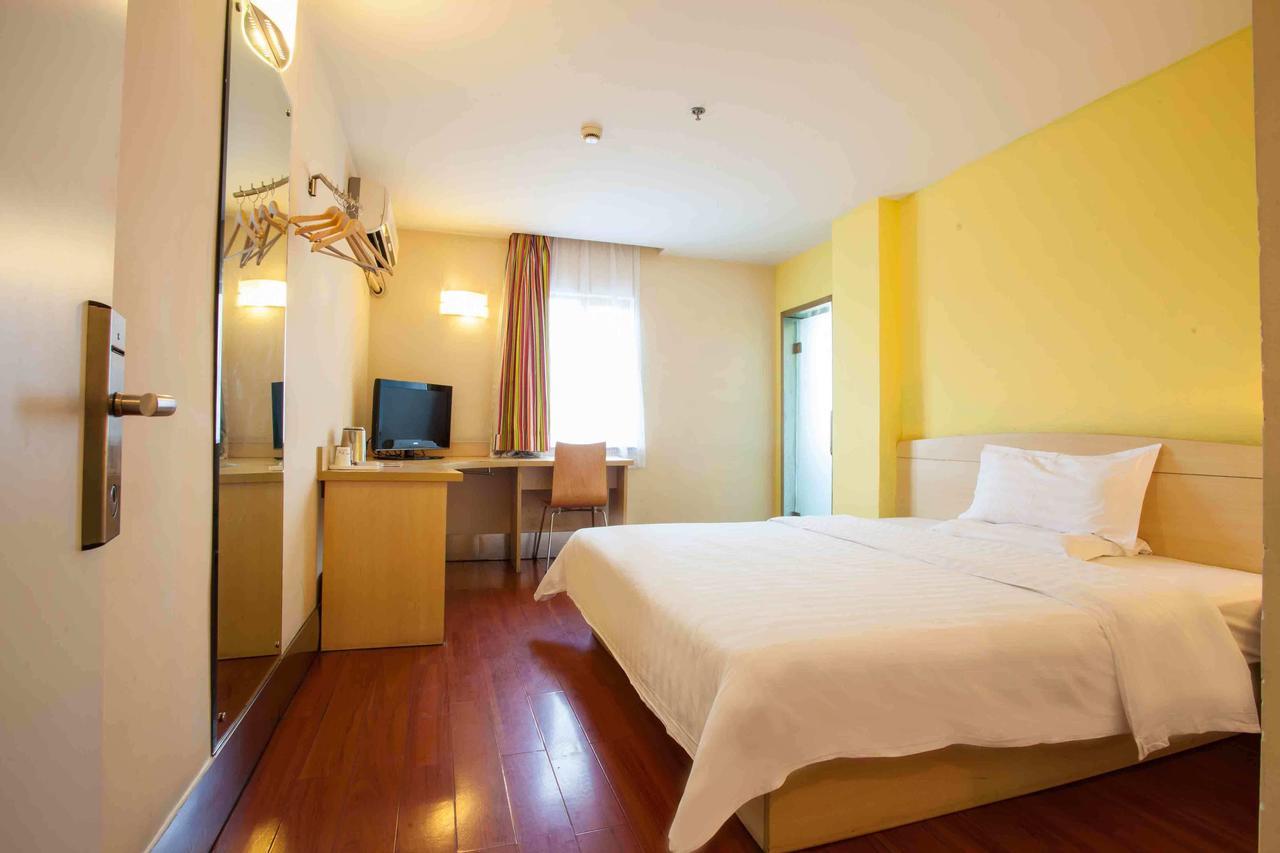 7Days Inn West Liaoyang Road Carrefour Thanh Đảo Ngoại thất bức ảnh