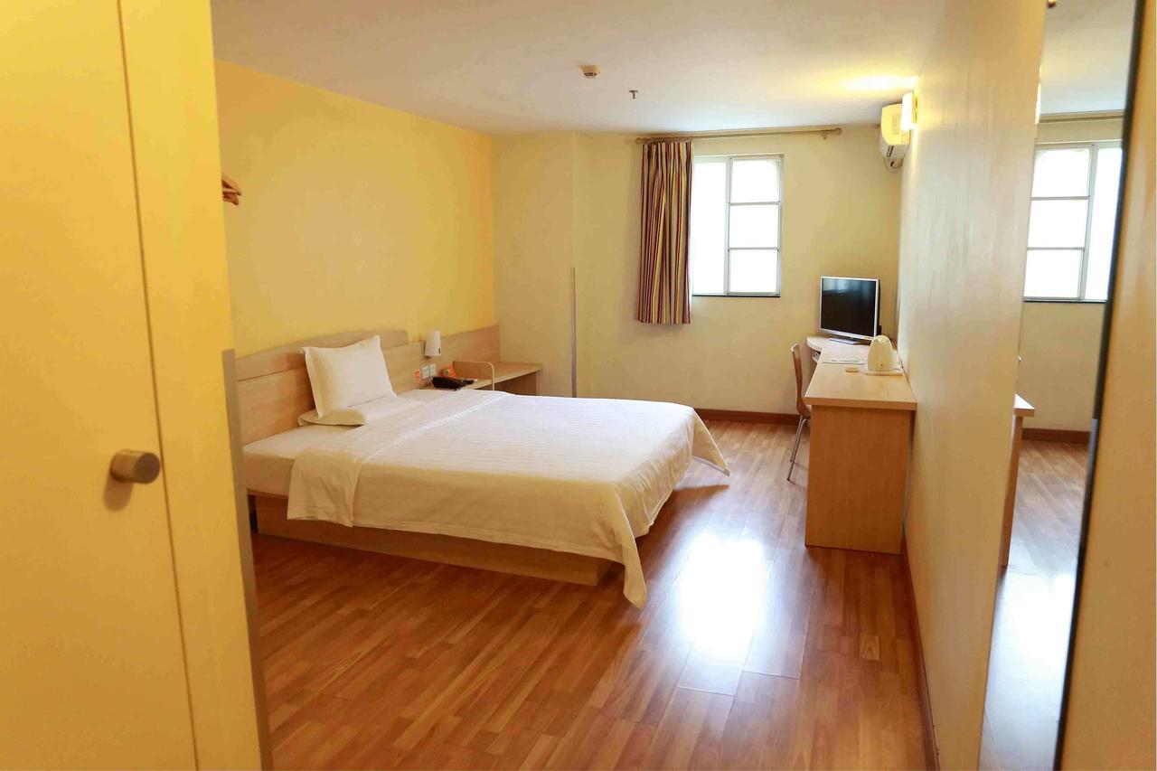 7Days Inn West Liaoyang Road Carrefour Thanh Đảo Ngoại thất bức ảnh