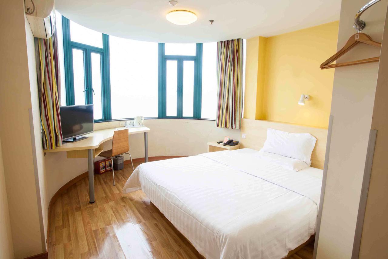 7Days Inn West Liaoyang Road Carrefour Thanh Đảo Ngoại thất bức ảnh