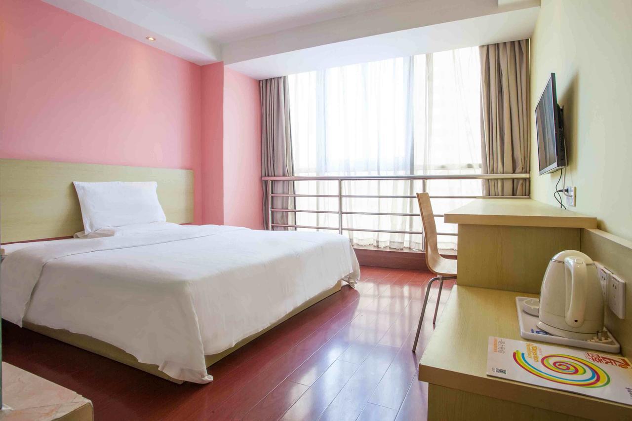7Days Inn West Liaoyang Road Carrefour Thanh Đảo Ngoại thất bức ảnh
