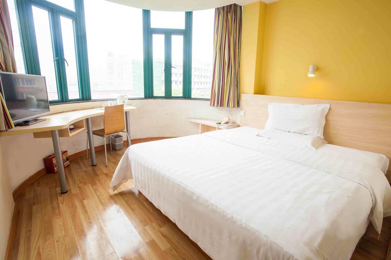 7Days Inn West Liaoyang Road Carrefour Thanh Đảo Ngoại thất bức ảnh