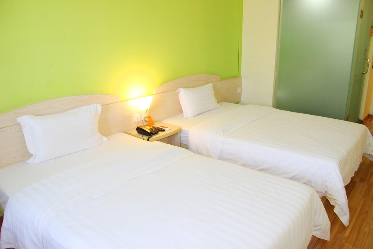 7Days Inn West Liaoyang Road Carrefour Thanh Đảo Ngoại thất bức ảnh