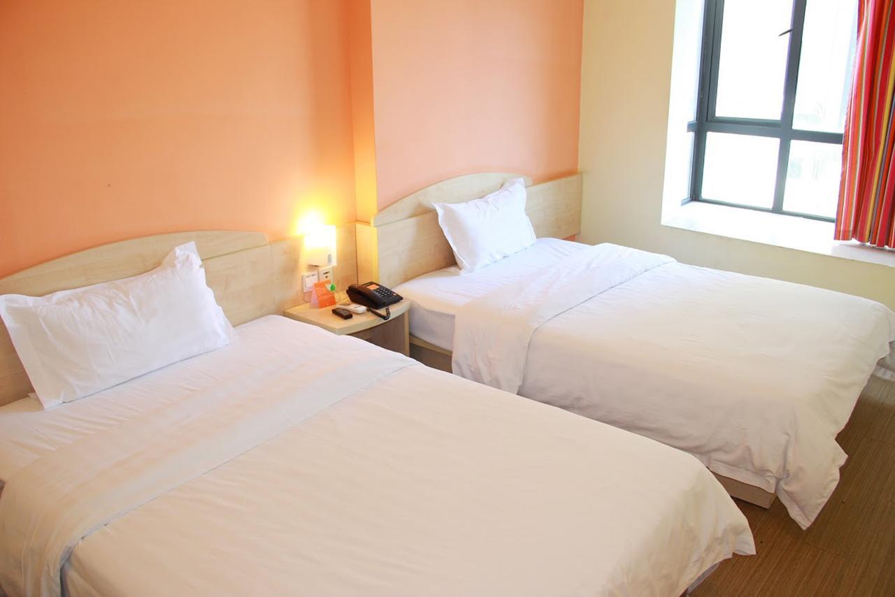 7Days Inn West Liaoyang Road Carrefour Thanh Đảo Ngoại thất bức ảnh